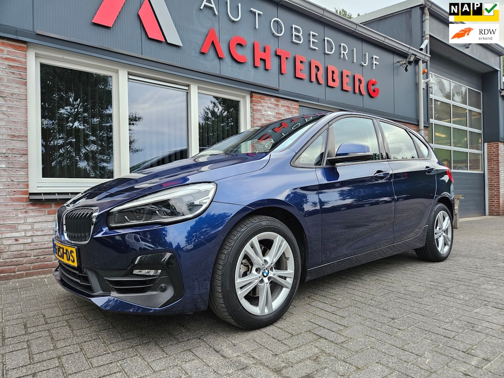 BMW 2-Serie Active Tourer 218i High Executive Edition Automaat! Trekhaak! Leer! NAP! 140PK! Nette Auto! Dealer Onderhouden!