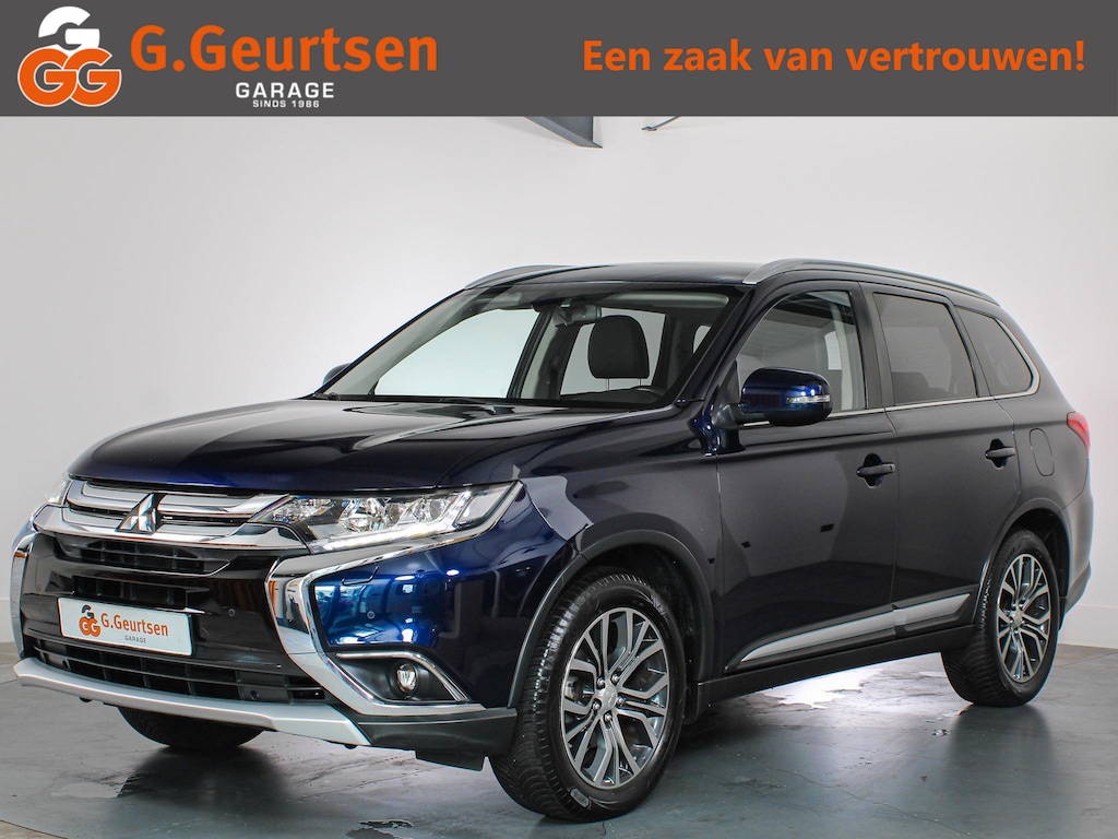 Mitsubishi Outlander 2.0 Executive Edition 7-Persoons Trekhaak, Alcantara, Camera, Goed onderhouden, Stoelverwarming,