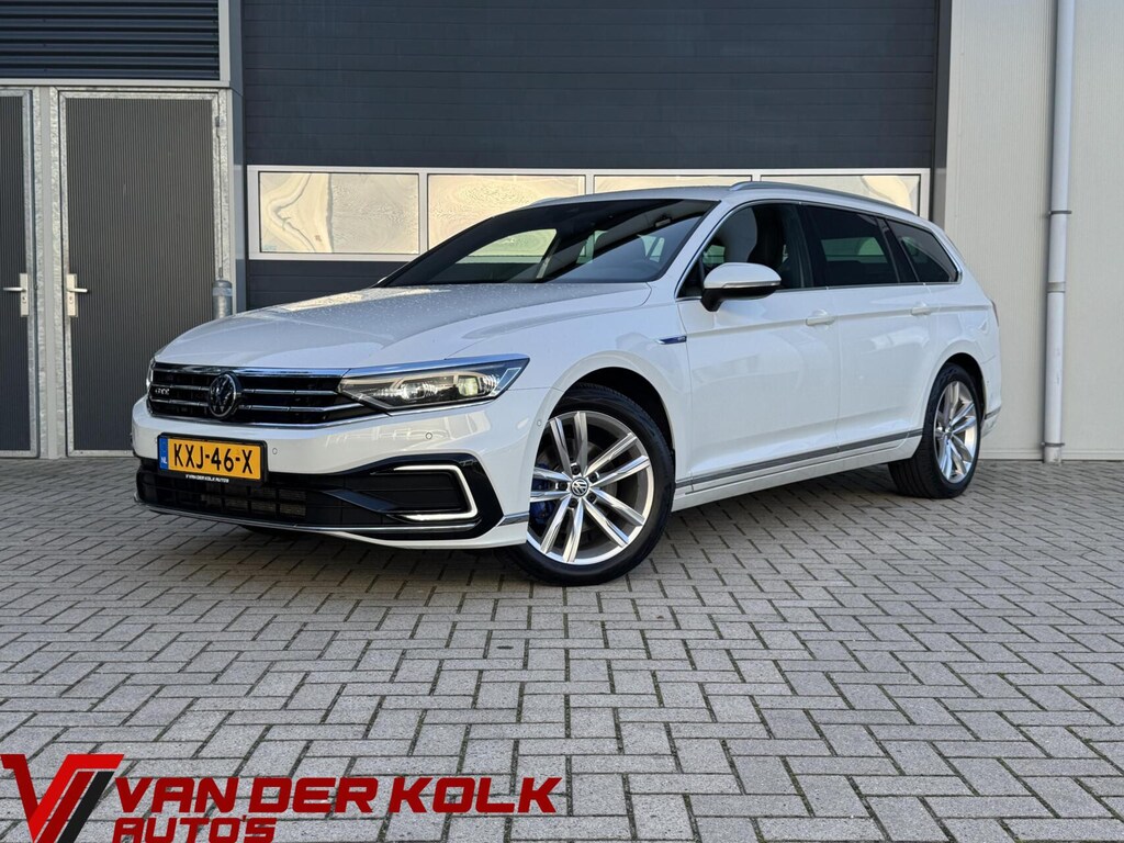 Volkswagen Passat Variant 1.4 TSI PHEV GTE Business | Digital Cockpit | IQ Drive | CarPlay | Camera | Adaptive Cruise | Climate