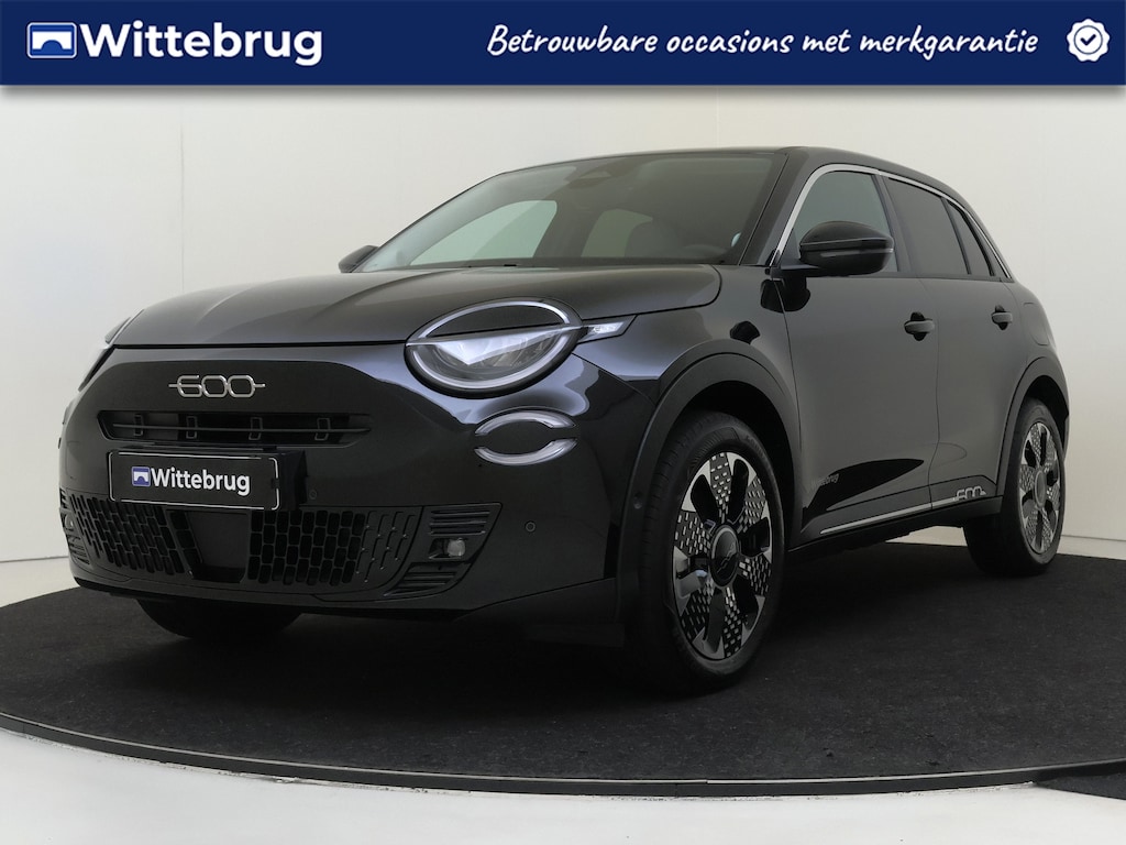 Fiat 600 600e La Prima 54 kWh LUXE VERSIE ! NRM demo deal