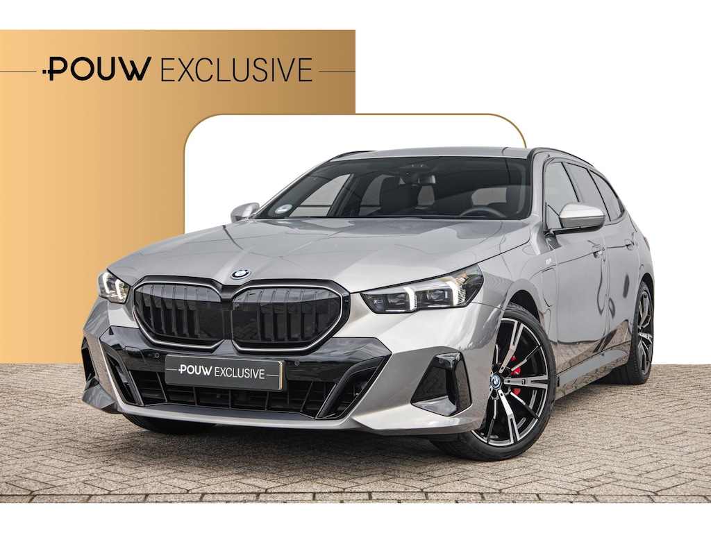 BMW 5-Serie Touring 530e 299pk | SoH 96% | M Pakket | Trekhaak elektrisch wegklapbaar | Head-up display | Harman Kardon Soundsystem | LM Wielen 20 inch | Extra getint glas | Elektrisch verstelbare voorstoelen