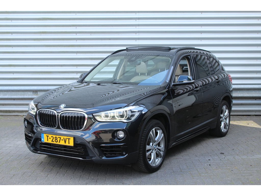 BMW X1 SDrive18i 140pk High Executive AUTOMAAT Panoramadak