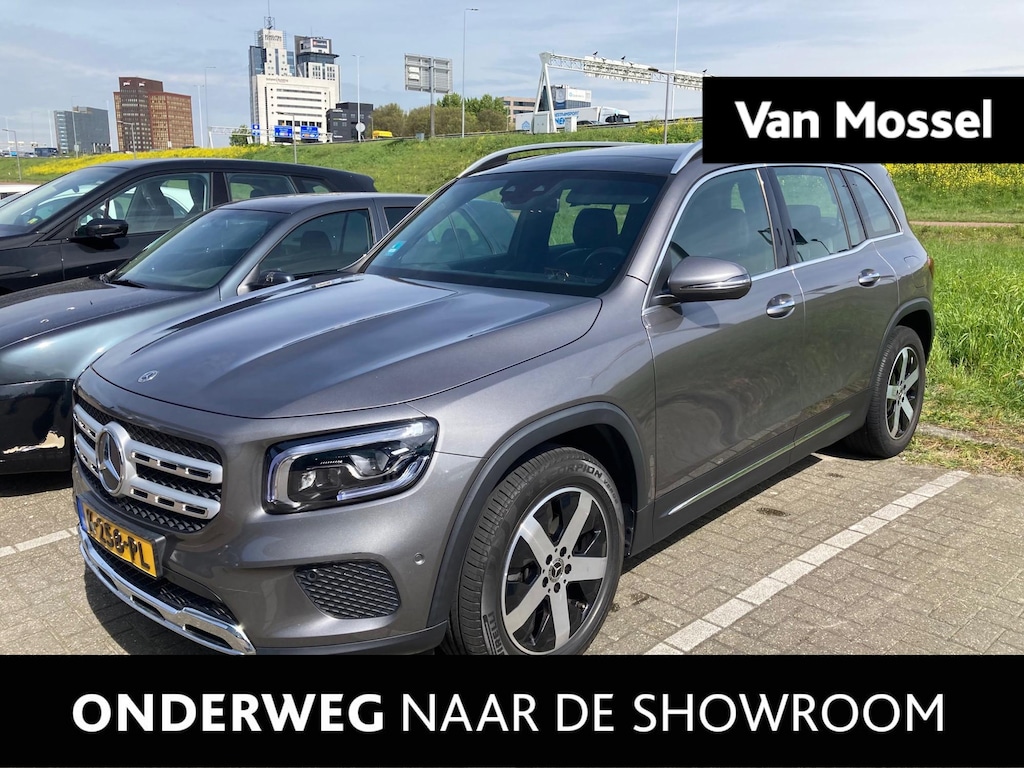 Mercedes-Benz GLB 180 Business Solution Luxury 7p. | PANORAMADAK | LEER | STOELVERWARMING | ELEKTRISCHE STOELVERSTELLING MET MEMORY | NAVIGATIE