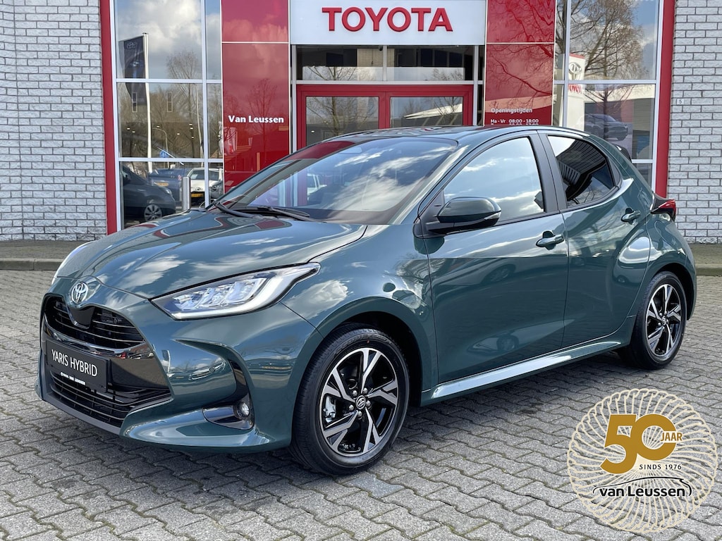 Toyota Yaris HYBRID 115 DYNAMIC VOORRAADVOORDEEL VAN €33.680 VOOR €29.680! STOEL/STUURVERW 17'' LM-VELGEN PARK-SENSOREN BLIND SPOT NAVI AD-CRUISE CAMERA KEYLESS APPLE/ANDROID LED