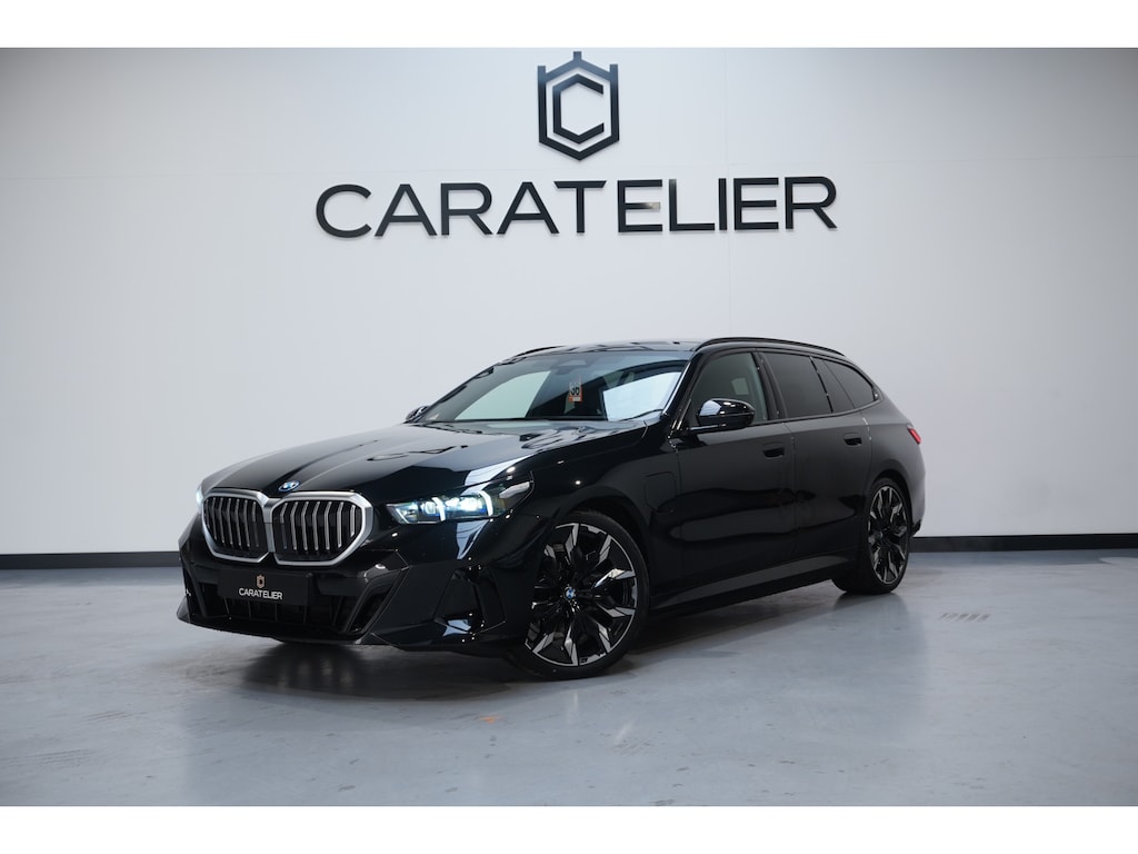 BMW 5-Serie Touring 530e / M-Sport / M Multifunctionele Stoelen / Harman Kardon / 21 Inch