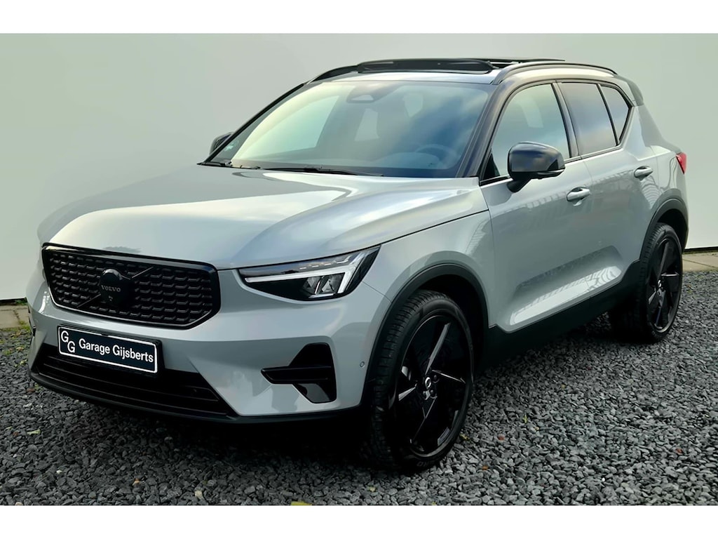 Volvo XC40 2.0 B3 Ultra Black Edition Panoramadak - 360 Camera - 19 Lichtmetalen wielen - Lounge-pakket - Harman Kardon Audio - Alarm - Climate - Privacy Glass – R980 Interieur – Power seats bestuurder memory - Two Tone – Full led koplampen