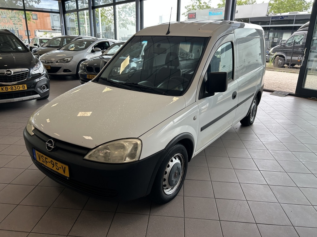Opel Combo 1.4-16V Comfort APK 10-27 BJ 2006 !!