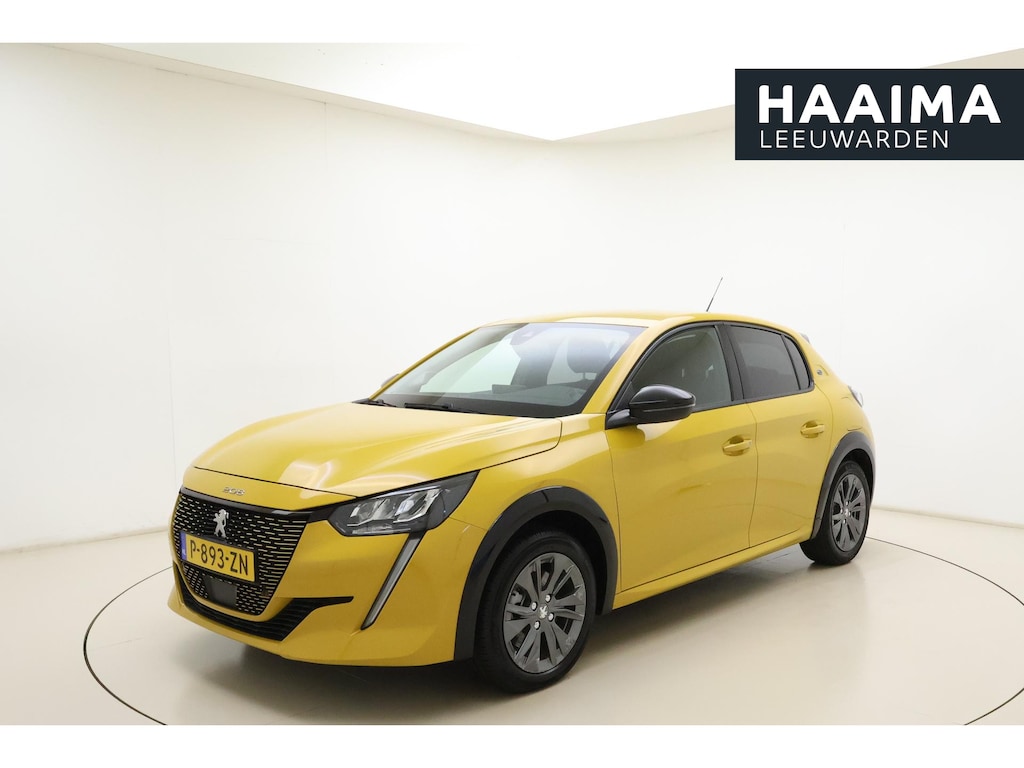 Peugeot e-208 EV Allure Pack 50 kWh | Achteruitrijcamera | Parkeersensoren | Keyless start | Climate control | Apple carplay/Android auto | Airco