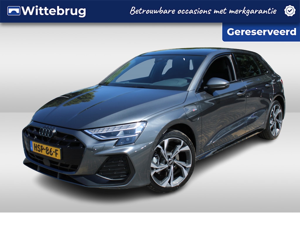 Audi A3 Sportback 40 TFSI e 204pk S edition S-Tronic Automaat / Panorama dak / LM 18'' / Camera / App-Connect / Sportstoelen / LED