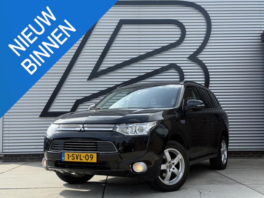 Mitsubishi Outlander 2.0 PHEV instyle 2e Eigenaar|Pano|Camera|Cruise|Stoelverw|Trekhaak|Navi|Elek ramen|N.A.P|Nieuwe APK bij aflevering