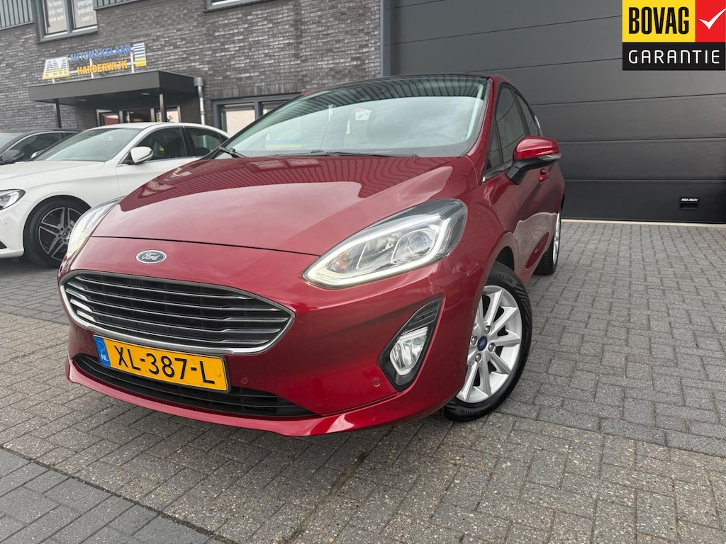 Ford Fiesta 1.0 EcoBoost Titanium | 2E EIGENAAR | 3/6 OF 12 MND GARANTIE | CAMERA | PANO DAK | TREKHAAK | CARPLAY |