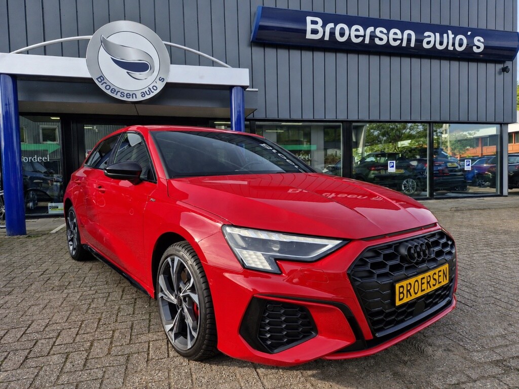 Audi A3 Sportback 45 TFSI PHEV S-Edition Competition | 245 PK | S-Line & Matrix pakket |