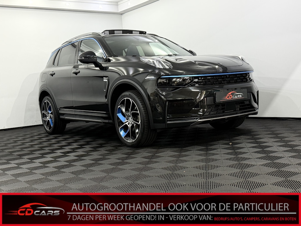Lynk & Co 01 1.5 Panoramadak, 360 Camera, Navi, Keyless start, Stoelverwarming, Elektrische achterklep, Lichtmetalen velgen