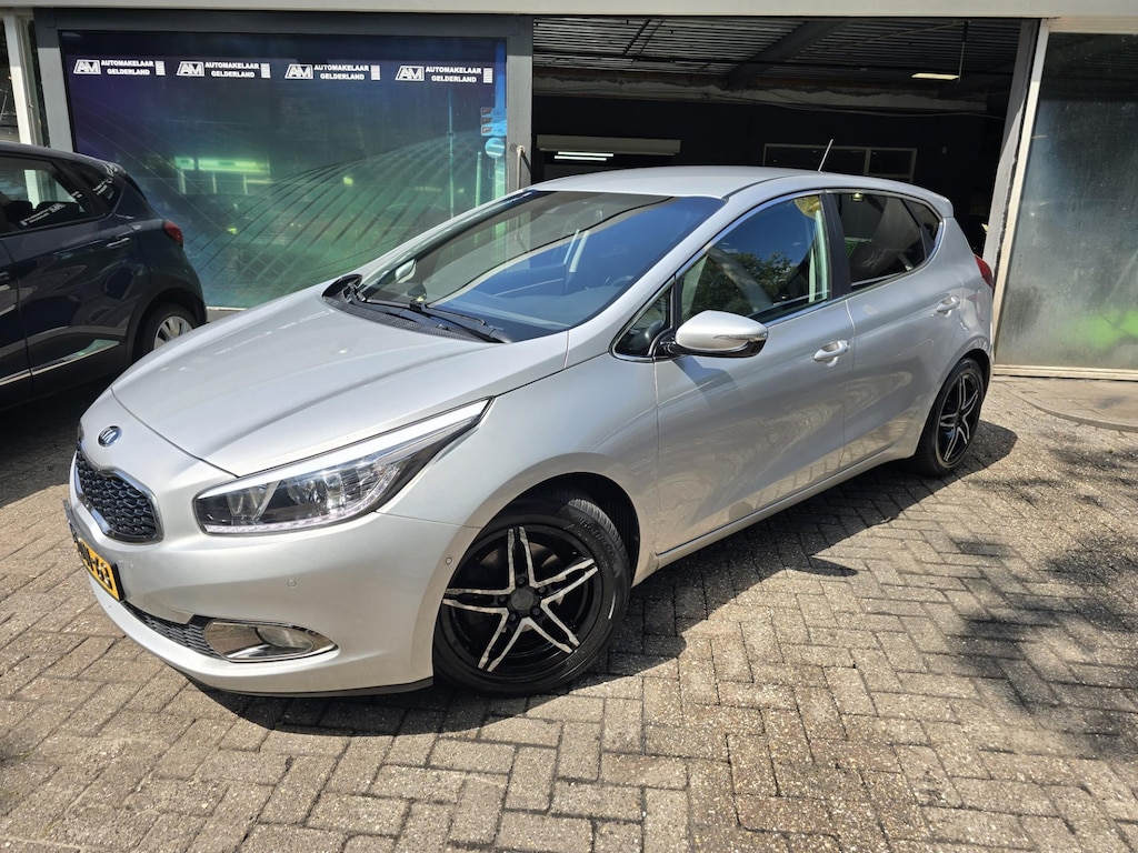 Kia Ceed Cee'd 1.6 GDI Super Pack | 3/6 OF 12MND GARANTIE | CAMERA | NAVI | CRUISE | LMV |