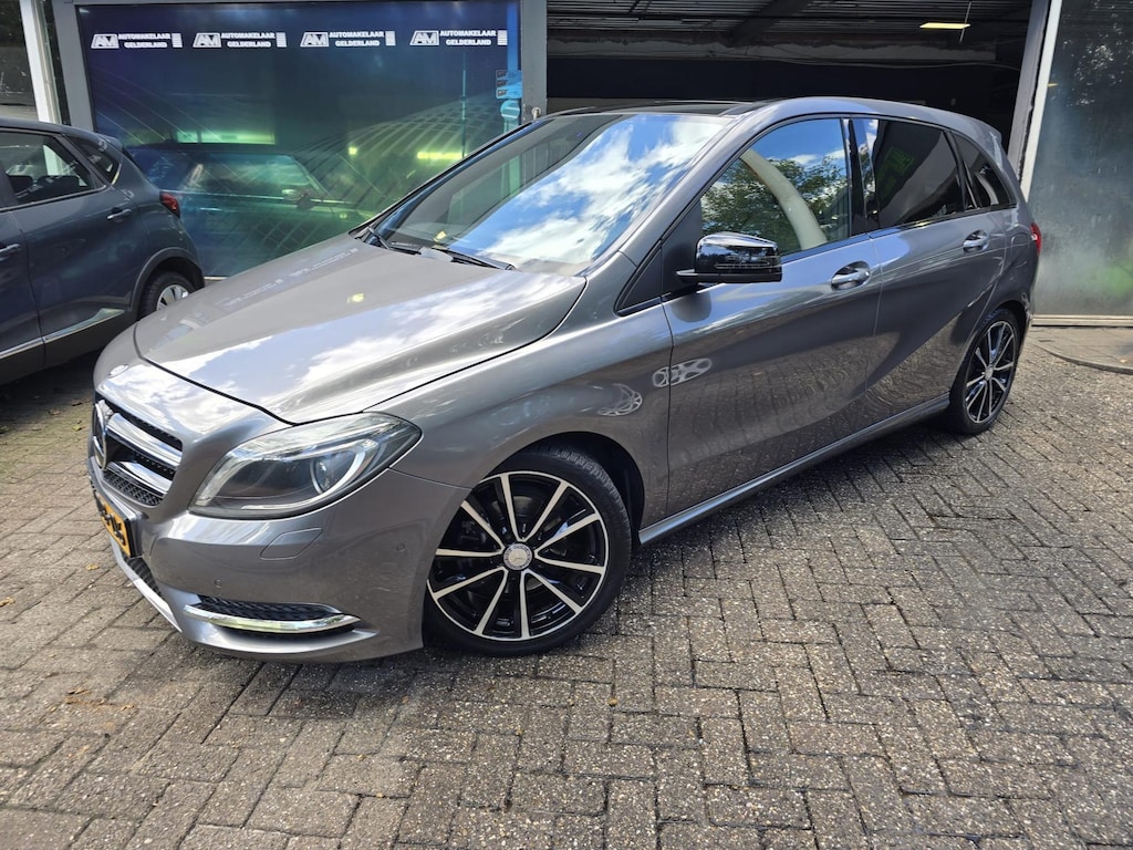 Mercedes-Benz B-klasse 180 Ambition | AUTOMAAT | 3/6 OF 12MND GARANTIE | NAVI | PANO DAK | CRUISE | LMV |