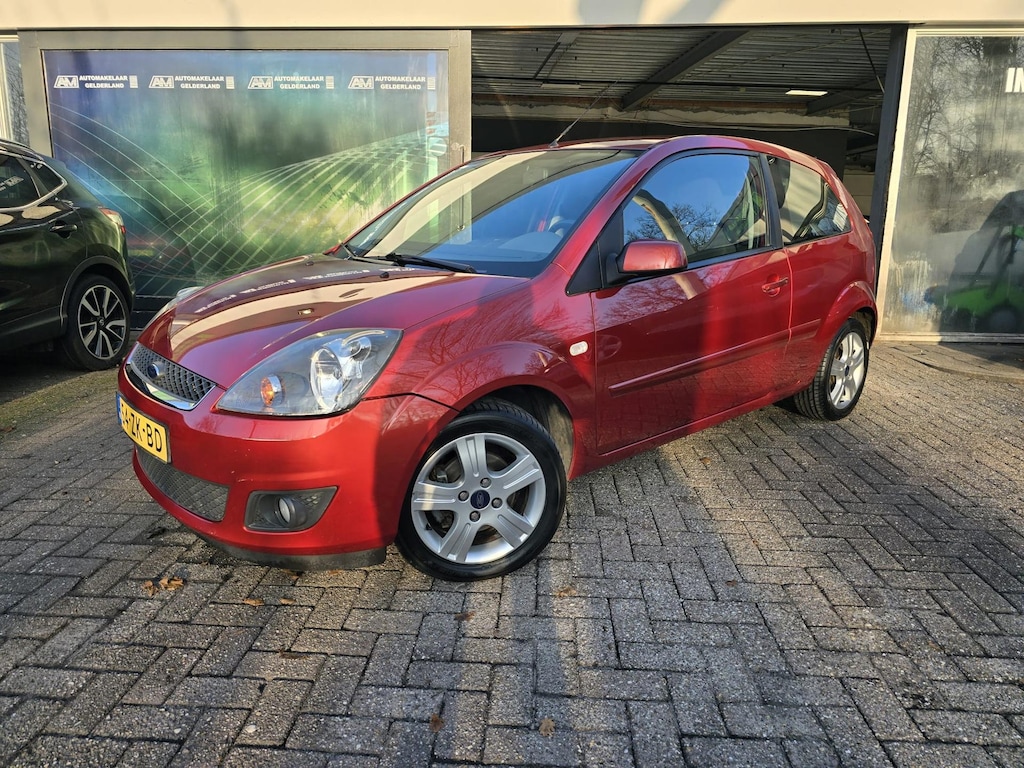 Ford Fiesta 1.3-8V Futura | 3E EIGENAAR | 3/6 OF 12MND GARANTIE | AIRCO | ELEC RAMEN | PDC | TREKHAAK |