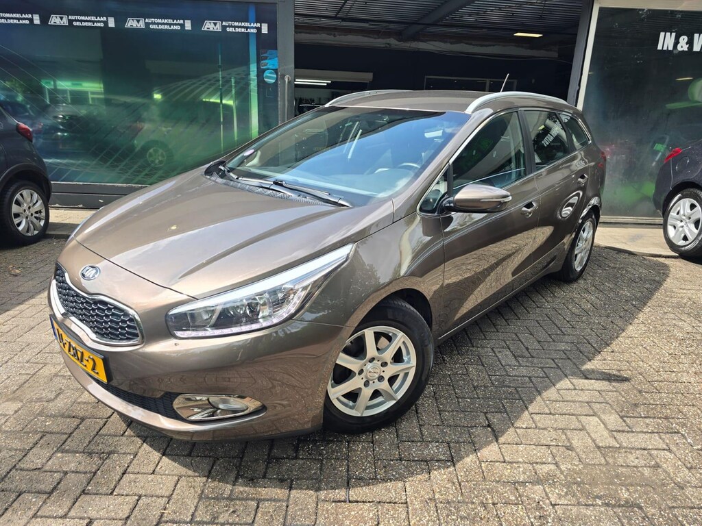 Kia Ceed Cee'd Sportswagon 1.6 GDI Plus Pack | 2E EIGENAAR | 3/6 OF 12 MND GARANTIE | NAVI | CAMERA | TREKHAAK |