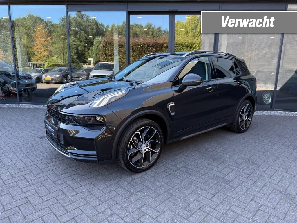 Lynk & Co 01 1.5 261pk PHEV,Zwarte hemel,Pano,Carplay,Cam360,BLIS,Memory,Lane Ass.,Stoelverw,LED,Infinity HiFi