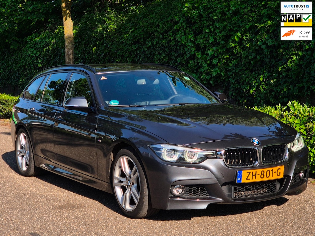 BMW 3-Serie Touring M Sport Edition Apple CarPlay Trekhaak 18inch breedset 6WB Virtual dash NAP RIJKLAAR