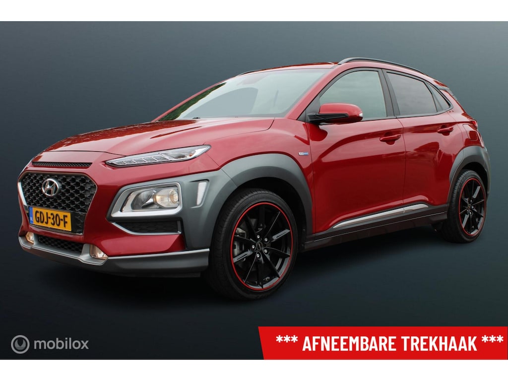 Hyundai Kona 1.6 GDI HEV Fashion Sport, Rosso Color Package, Trekhaak, Donker glas + zwarte hemel, Navi, App connect, Pdc voor + achter + camera, Cruise, Clima, Dode hoek detectie