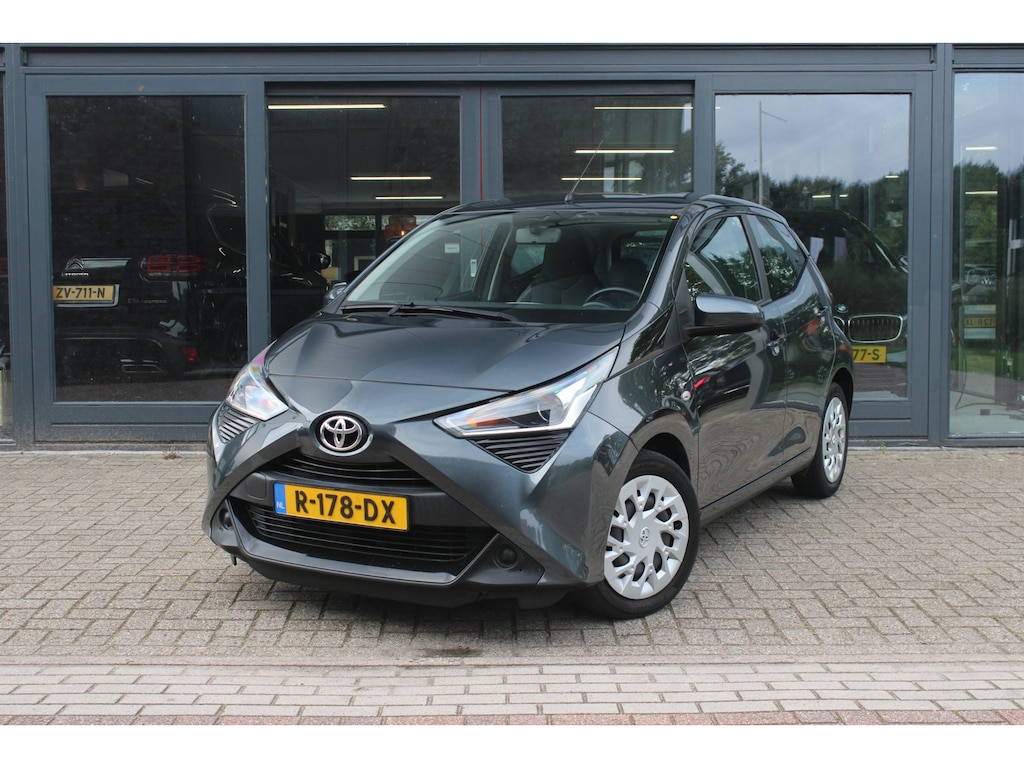 Toyota Aygo 1.0 VVT-i x-play | Automaat | Airco | 5 Deurs