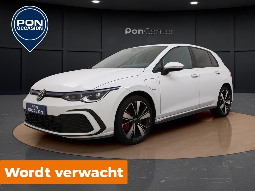 Volkswagen Golf 1.4 eHybrid GTE | Camera | ACC | Stuur-/Stoelverwarming | Parkeerhulp | Matrix LED | Carplay | Getint Glas | 18'' |