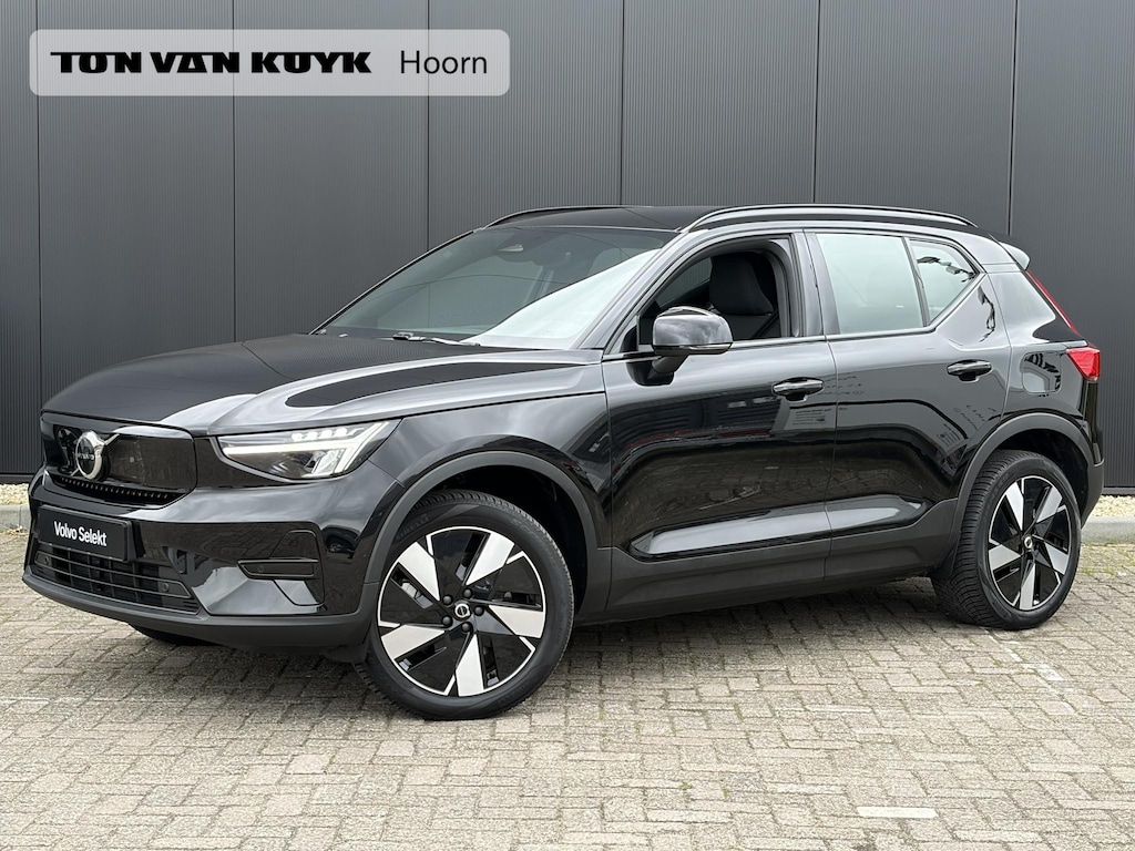 Volvo EX40 Single Motor Extended Range Plus 82 kWh Elektr. stoelverstelling / Harman Kardon Audio / Trekhaak/ Keyless Drive / Stoel- en stuurverw. / Adapt. Cruise / BLIS