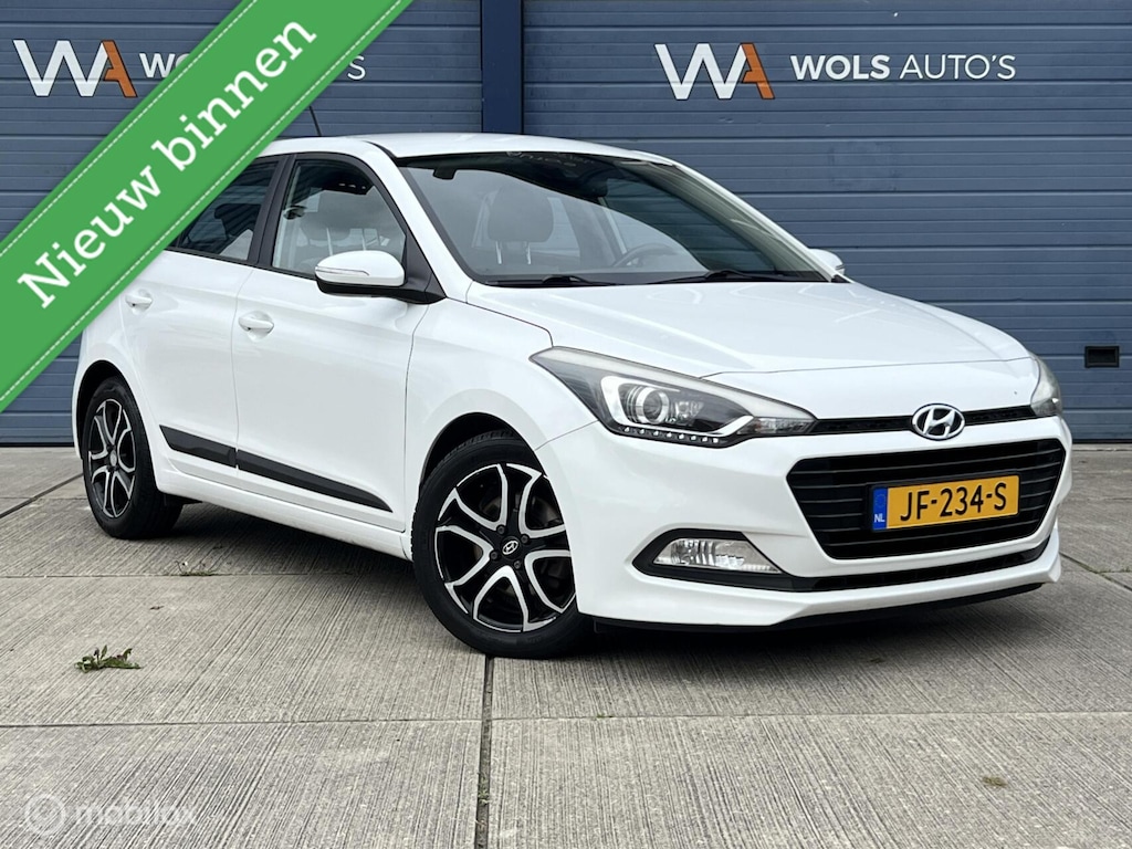 Hyundai i20 1.0 T-GDI Comfort / CRUISE / NAVI / CAMERA!