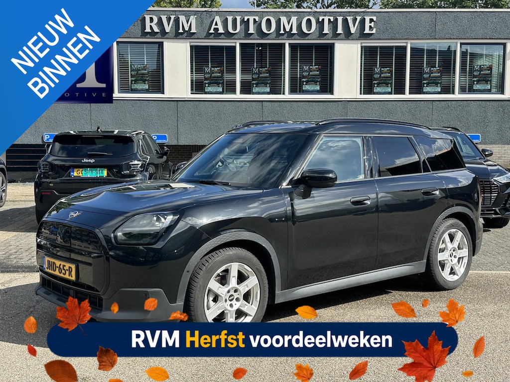 MINI Countryman E Blackyard 66.5 kWh SOH 100% | VAN: € 37.900,- VOOR: € 35.877,- UW HERFSTVOORDEEL: € 2.023,- | HEAD UP DISPAY | ACHTERUIT RIJ CAMERA | STOELVERWARMING | FABRIEKS GARANTIE 10-2028