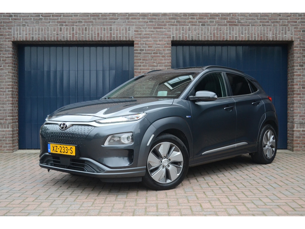 Hyundai Kona Electric EV Premium 64 kWh | 98% SOH | Schuifdak | Keyless | Stoelventilatie/verwarming | Camera | Stuurverwarming