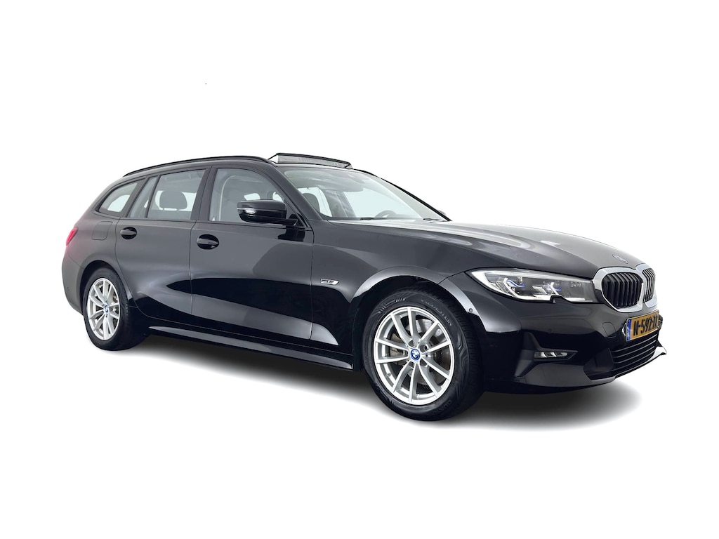 BMW 3-Serie Touring 320e Business Edition Plus (Plug-In) {SoH-93%} (INCL-BTW) Aut *PANO | LASER-LED | LEATHER | HEATED-SPORTSEATS | HIFI-SOUND | KEYLESS | DIGI-COCKPIT | NAVI-FULLMAP | DAB | AMBIENTLIGHT | PRIVACY-GLASS | ECC | PDC | CRUISE | TOWBAR | 17"ALU