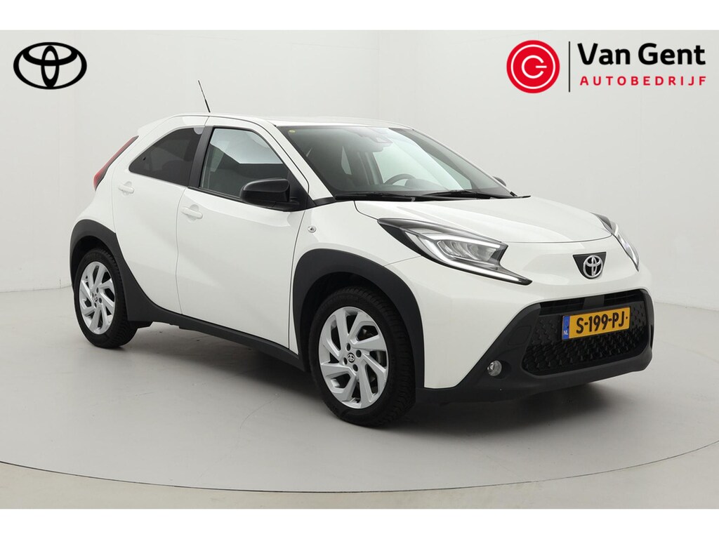 Toyota Aygo X 1.0 VVT-i MT first | Apple Carplay / Android Auto | LED | Adaptive Cruise | Clima | Camera | 17 inch | Privacy glas
