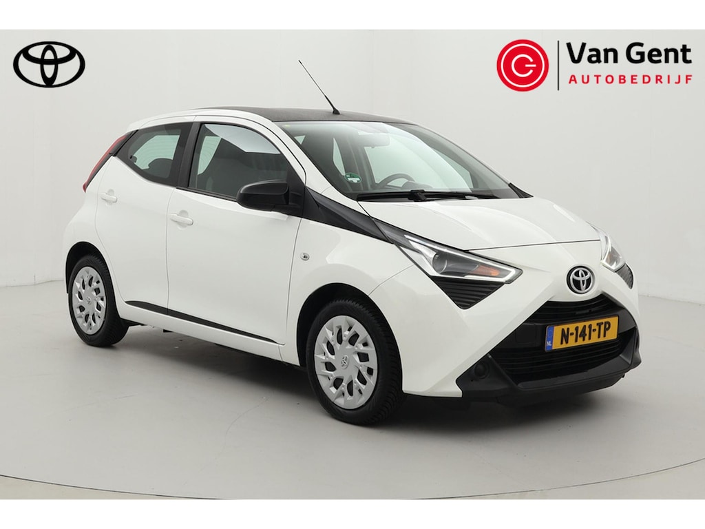 Toyota Aygo 1.0 VVT-i x-play | Apple Carplay / Android Auto | Airco | Camera | DAB | Bluetooth