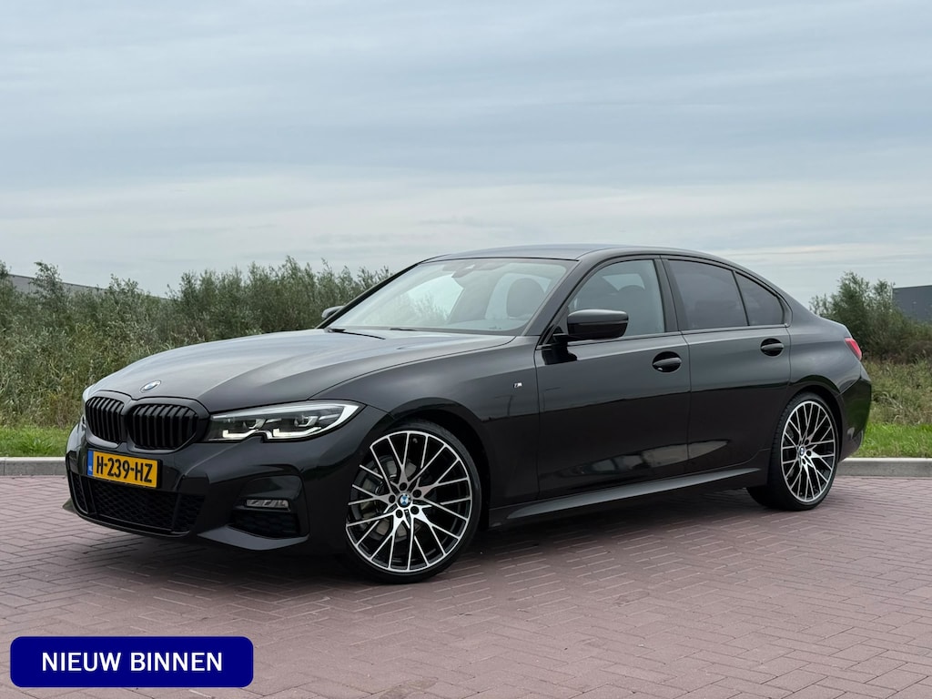 BMW 3-Serie 320i High Executive / M Sport / Leder / 20inch M-Performance / 256PK Mosselman