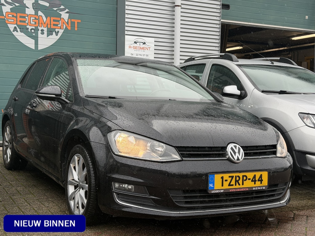 Volkswagen Golf 1.2 TSI Business Edition / Camera / Schuifdak / Navigatie / Bluetooth / Nap