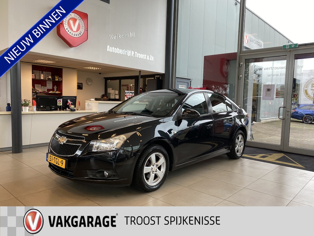Chevrolet Cruze 1.6 LS,Airco,Cruisecontrol,Elektrischpakket,Achteruitrijsensoren,Radio-Cd/Mp 3 Speler,16 Inch Lmv