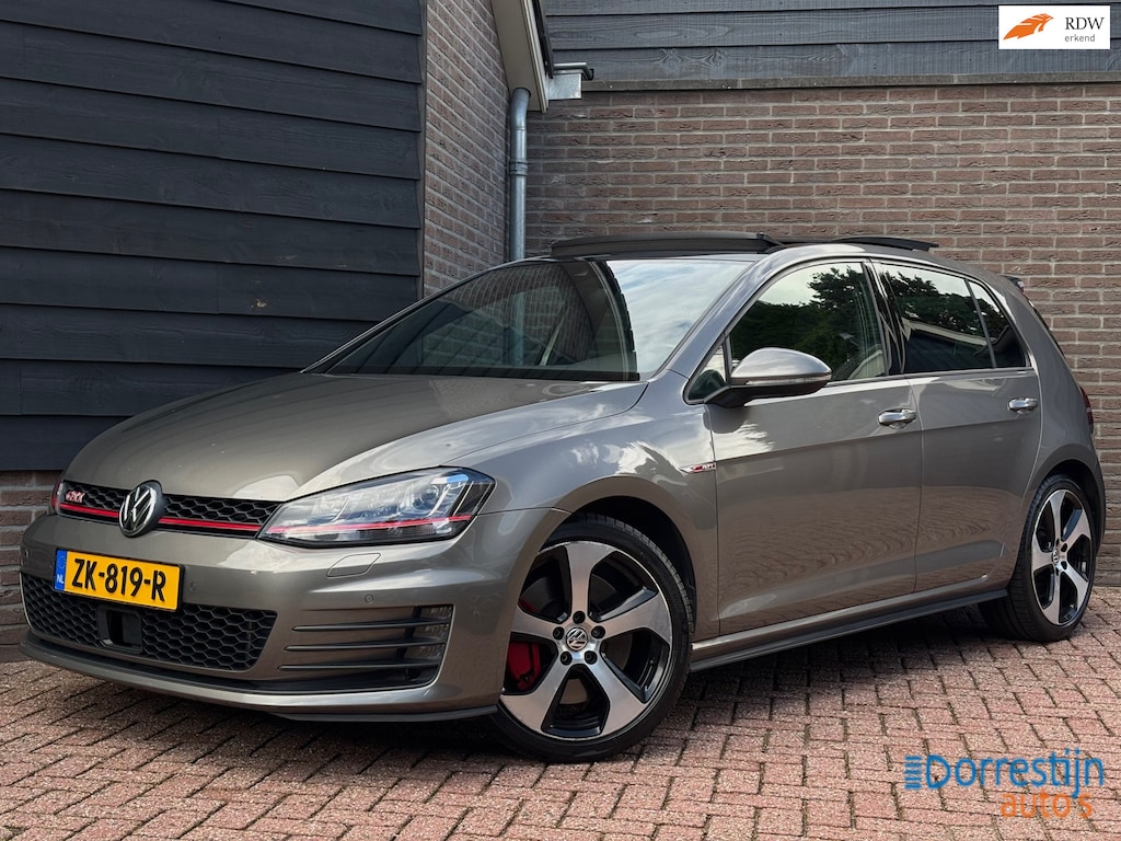 Volkswagen Golf 2.0 TSI GTI Performance | 230pk | Panorama | Automaat | ACC