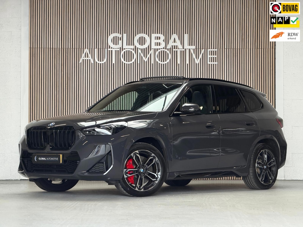 BMW X1 XDrive25e - M SPORT PRO - PANORAMADAK - KUIPSTOELEN - HARMAN KARDON - NAP - 1E EIGENAAR