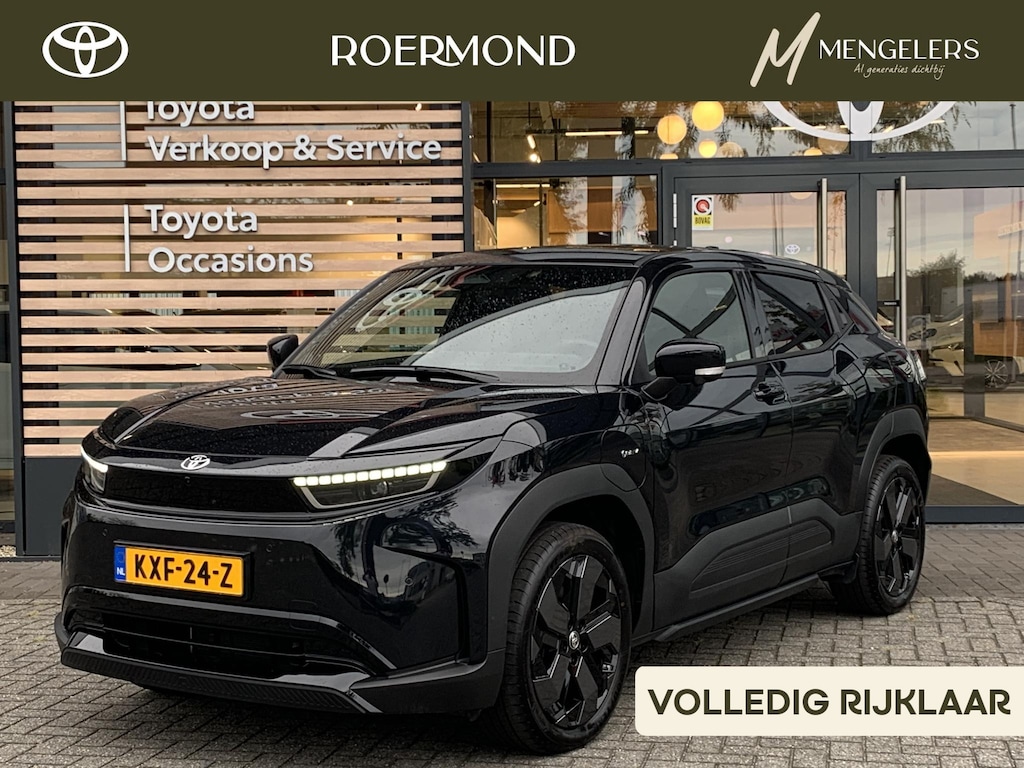 Toyota Urban Cruiser Executive 61 kWh | Rijklaar!