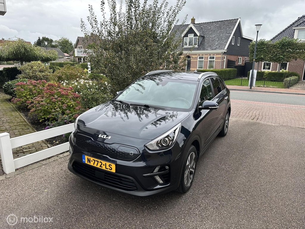 Kia Niro EV e-Niro Edition 64 kWh 3-FASE ACHTERUITRIJ CAMERA CARPLAY STUUR/STOELVERWARMING