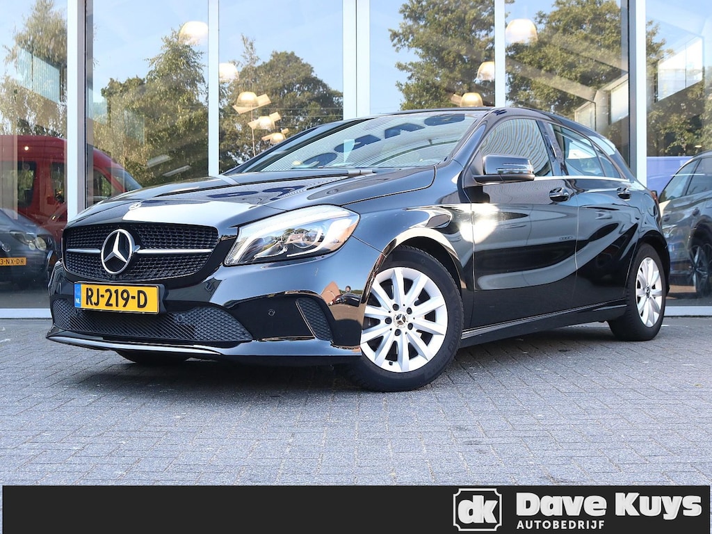 Mercedes-Benz A-klasse 180 Business Solution Camera | Stoelverwarming | Navigatie | Led | PDC