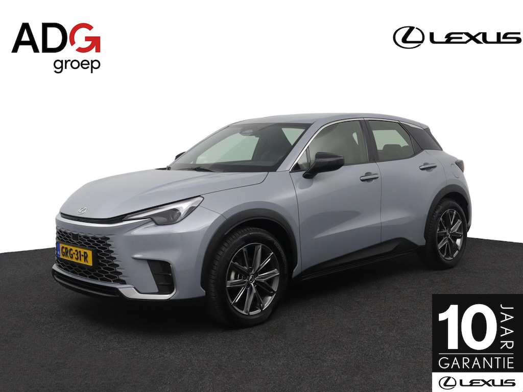 Lexus LBX 1.5 Elegant 2WD | Trekhaak | 18 Inch Lichtmetalen velgen | Blind Spot monitor | Lederen bekleding