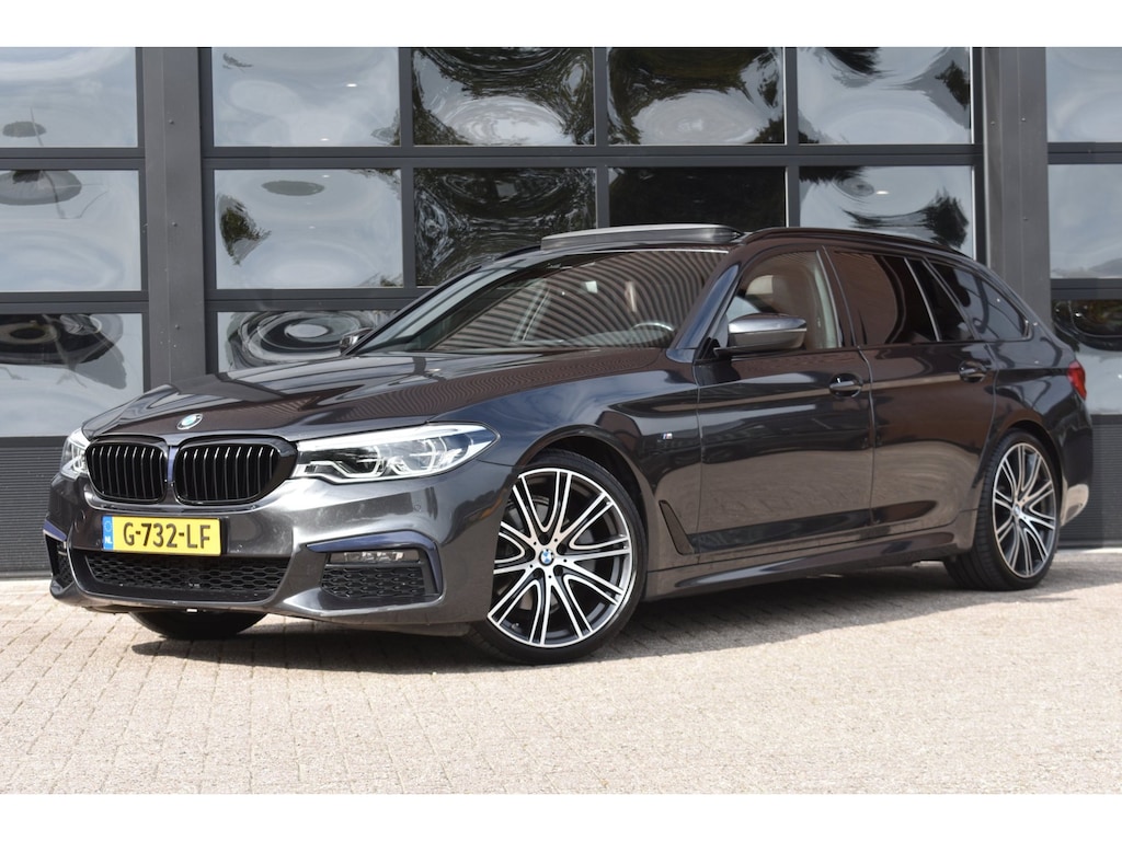 BMW 5-Serie Touring 520i High Executive Edition '19 LED Pano Clima Navi Cruise Inruil mogelijk
