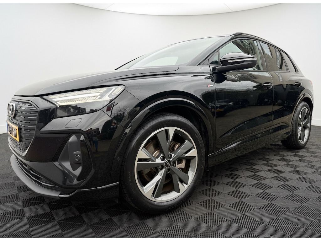Audi Q4 e-tron 40 S edition 77 kWh, S-Line | Navi & CarPlay | Camera