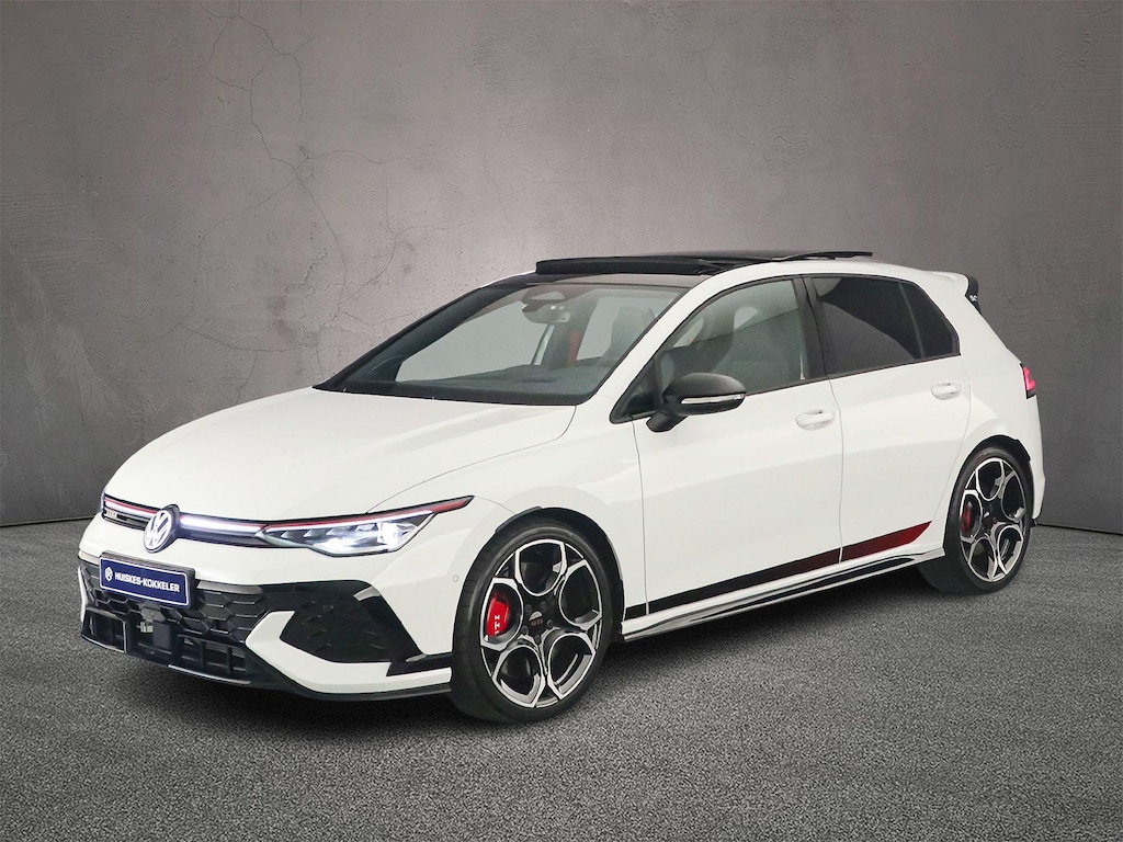 Volkswagen Golf 2.0 TSI GTI Clubsport Edition 50 325pk DSG Automaat, Panoramadak, Lederen bekleding, Akrapovic, 360 camera, Head up display, Matrix LED koplampen, Dodehoeksensoren, Parkeersensoren, Navigatie, App-connect