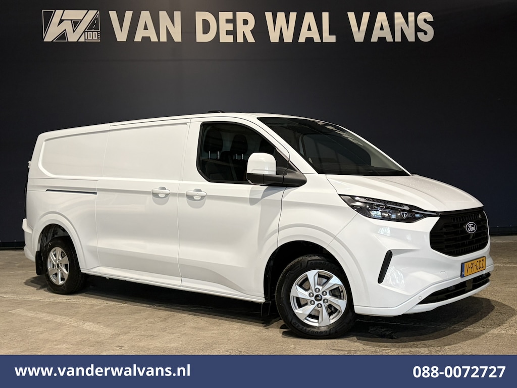 Ford Transit Custom 2.0 TDCI 136pk L2H1 Euro6 Airco | Camera | LED | Apple Carplay | Cruisecontrol | 2500kg Trekhaak LM Velgen, Android Auto, Verwarmde voorruit, Stoelverwarming, Parkeersensoren, Bijrijdersbank