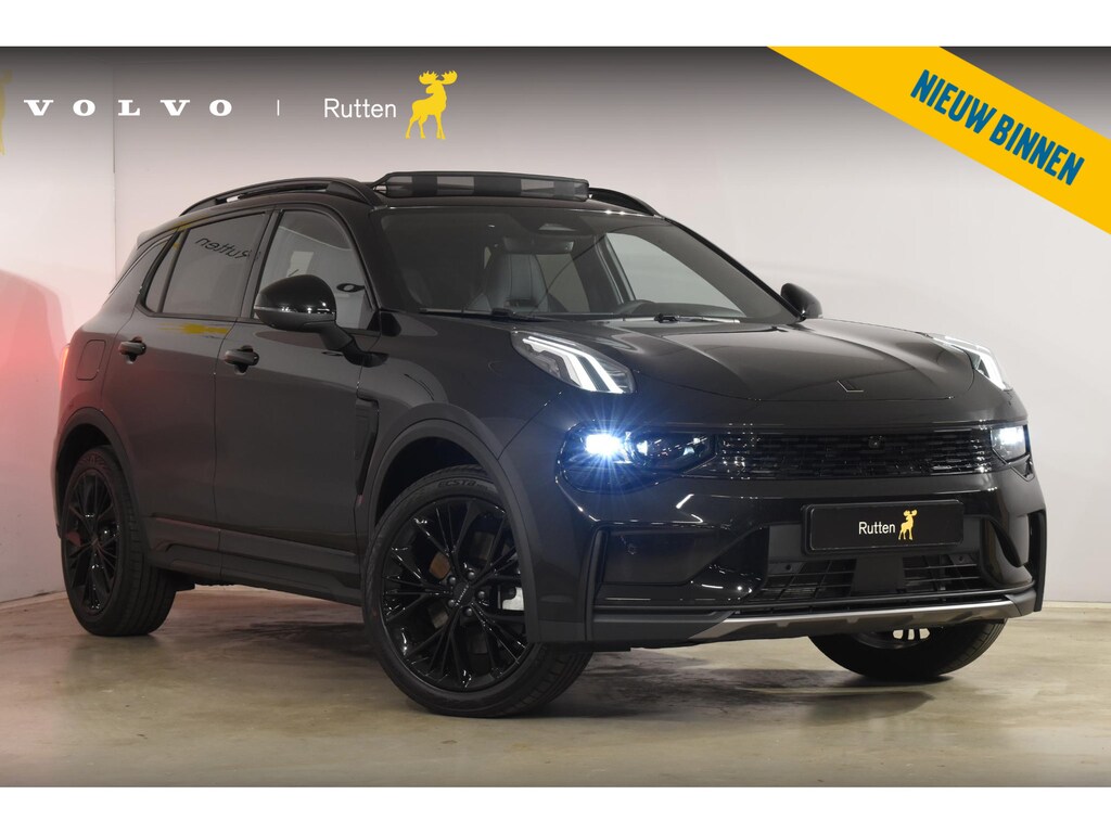 Lynk & Co 01 276PK Automaat More / Adaptive cruise control / Leren bekleding / Elektrisch verstelbare stoelen / Schuif- kanteldak / Stoel- en stuurverwarming / Parkeersensoren V+A / 360 Graden Camera / Elektrische achterklep / 20" lichtmetalen velgen