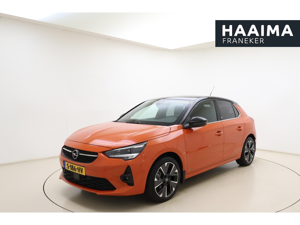 Opel Corsa-e Ultimate 50 kWh 136pk | Full Options | Massagestoel | Camera | Adaptive Cruise Control | Navigatie | Keyless Entry en Start | LED Verlichting