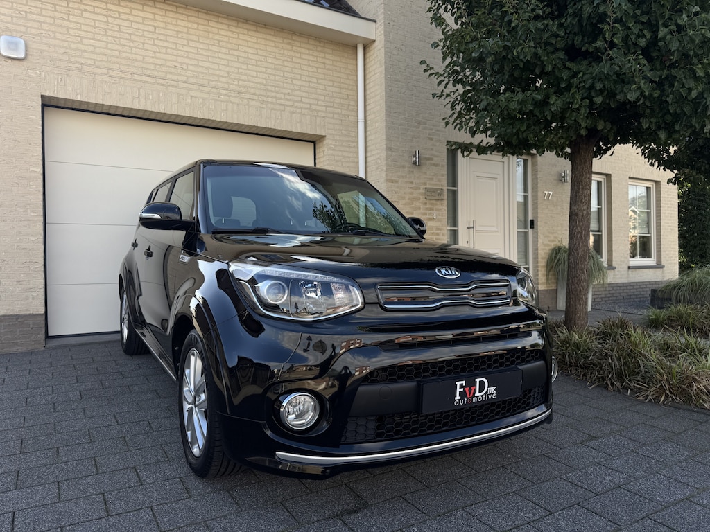 Kia Soul 1.6 132pk DreamTeam Navi Clima Camera Stuur en StoelVerwaming JBL Led DAB 17" Pdc