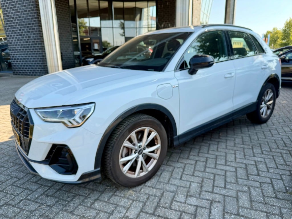 Audi Q3 45 TFSI E S-LINE - PANO - VIRTU - ORG. NL.